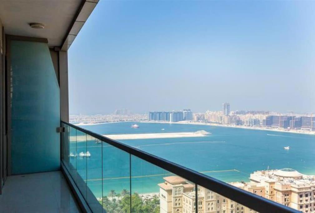 1 Bed Apartment with Sea View, Pool, Gym & Free Parking in Dubai Marina