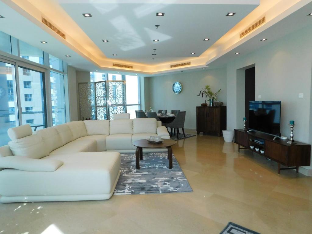 Luton Vacation Homes – The Marina Torch – Sea view – 64AB07