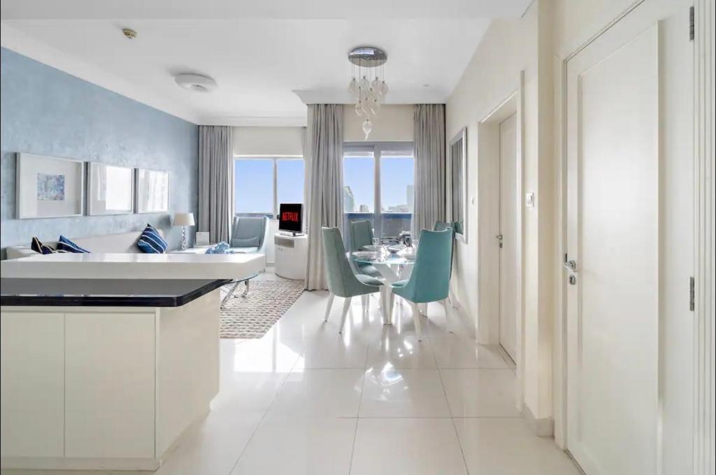 LUX Flat next to Dubaimall with Burj Khalifa view!