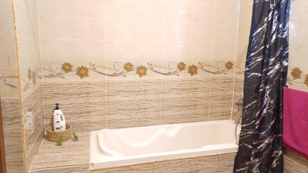 Lux Modern 3BR in New Cairo with Balconies and Aircondition