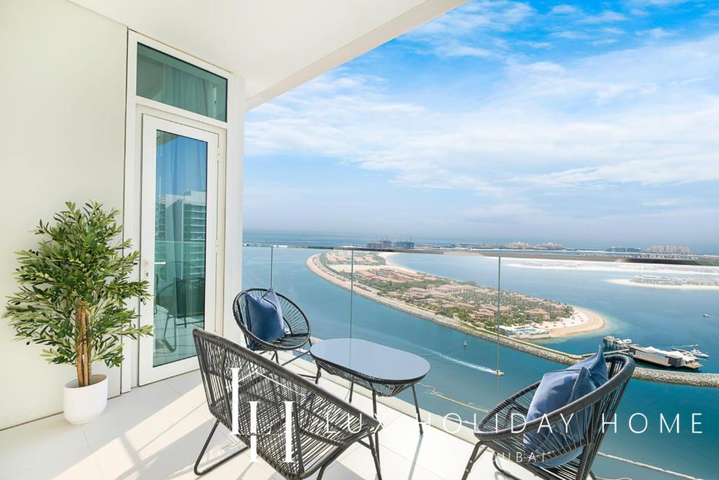 LUX The Atlantis Palm View Suite
