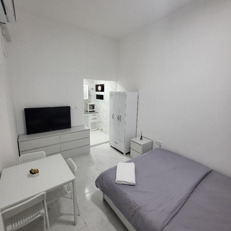 StayCation Full Studio Apartment 12306