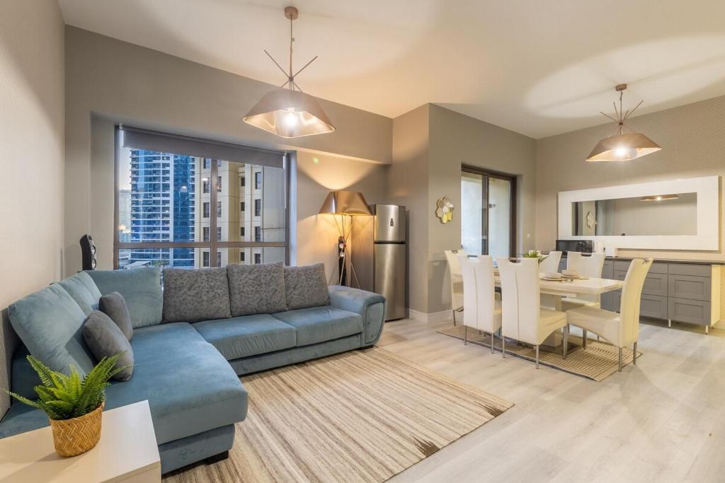 Luxurious 4BR in JBR 5 mins Walk to Beach & Tram