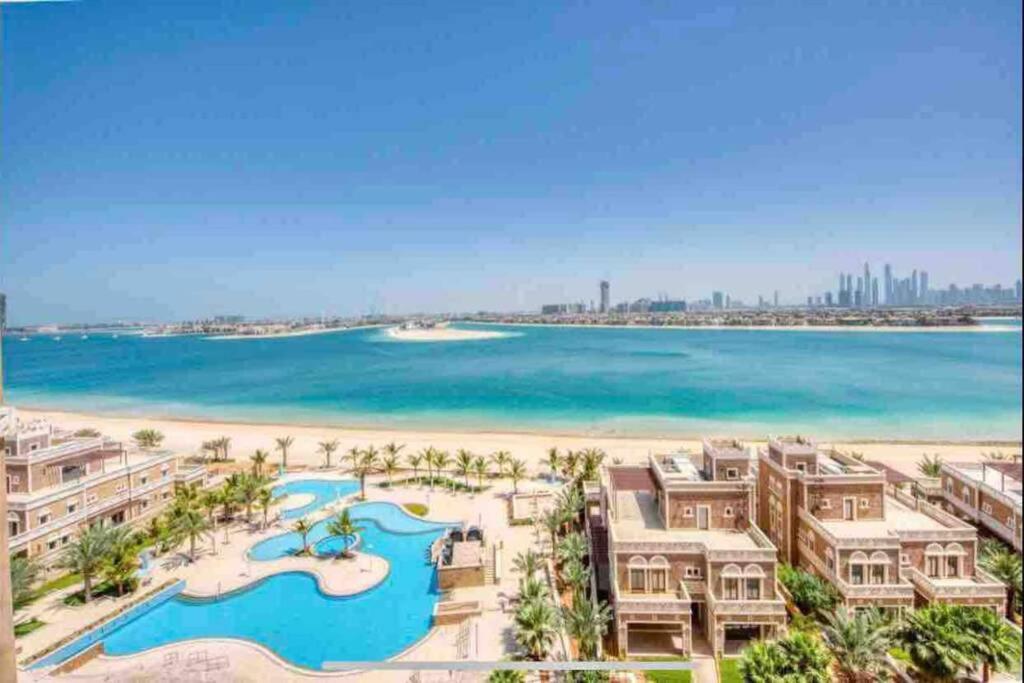 Balqis Residense Palm Jumeirah, Pool, Beach, Top floor, Full sea view, Restaurants