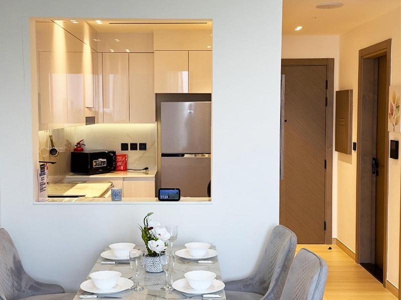 Luxurious new 1 bedroom with Balcony and New Building