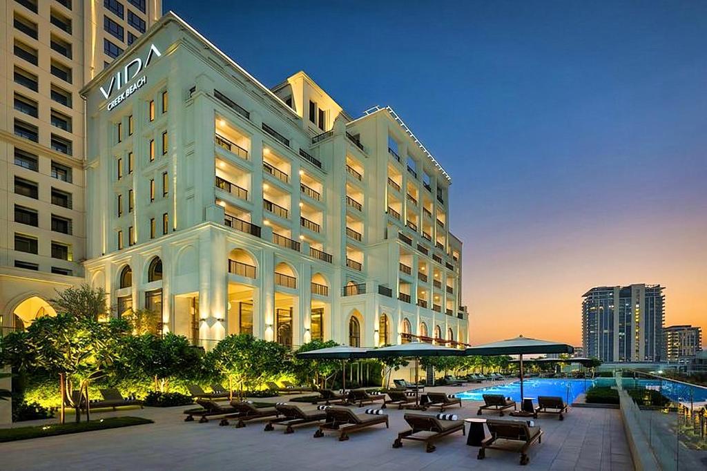 Luxury 1BR Retreat @ Vida Residences - Creek Beach