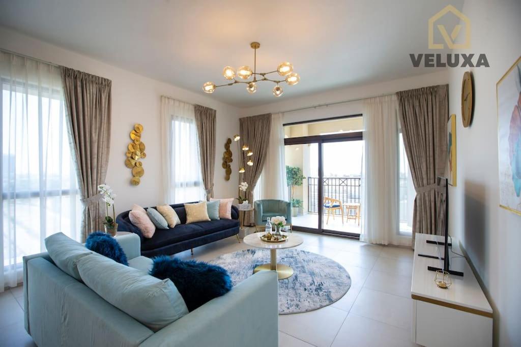 Veluxa – Luxury and bright 1 bedroom apartment, Burj view!