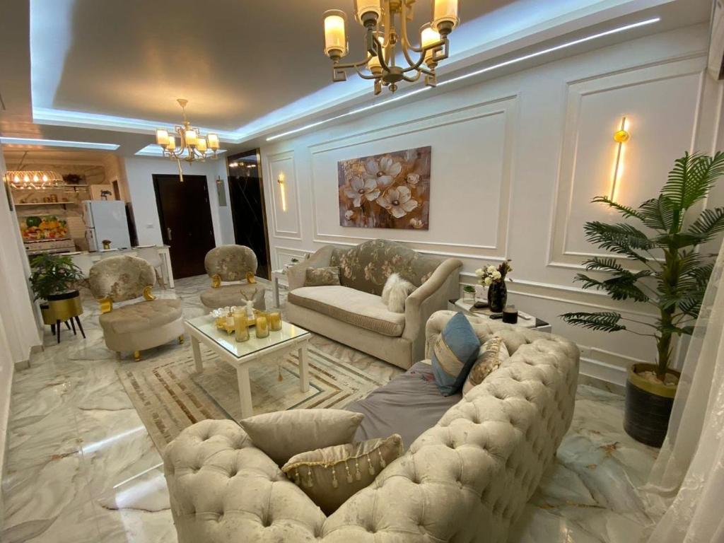 Madinaty -Luxury Apartment in B8 مدينتي - شقه فندقيه غرفتين