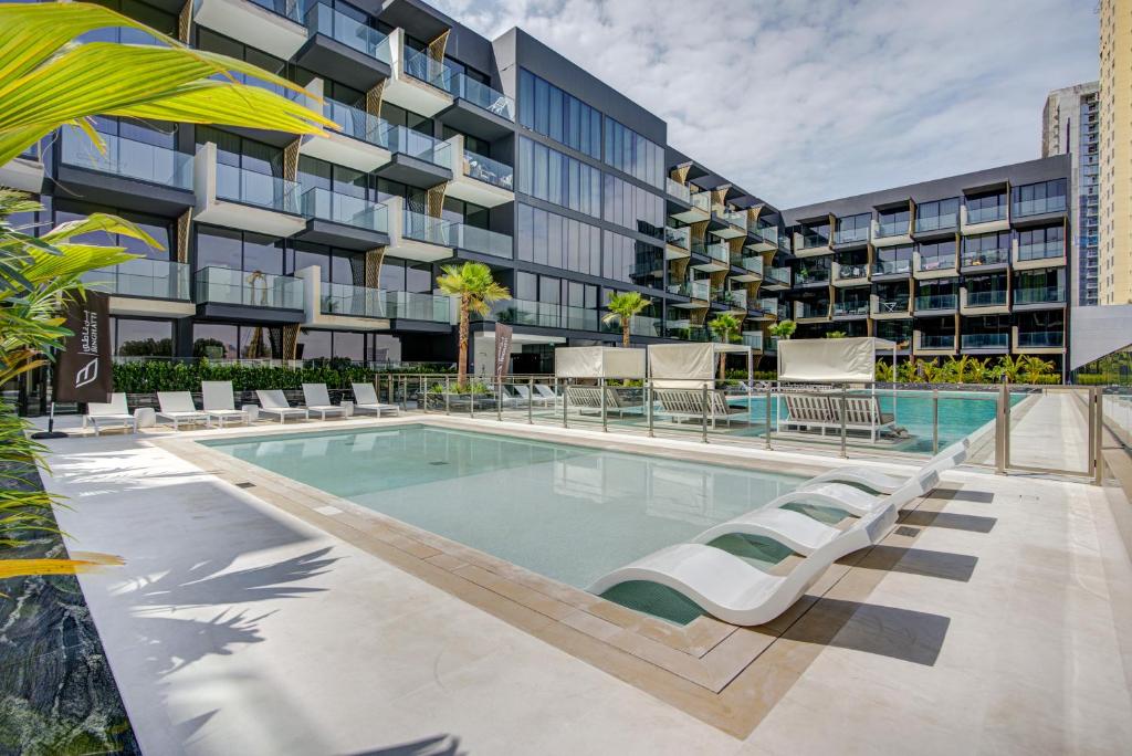 Bookable - Binghatti Crescent, XL 1 Bedroom, Private Terrace