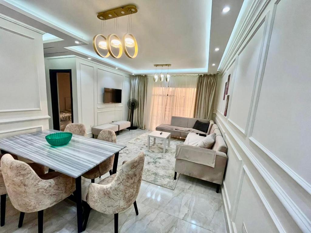 Property Sisters, Elite apartment, B11