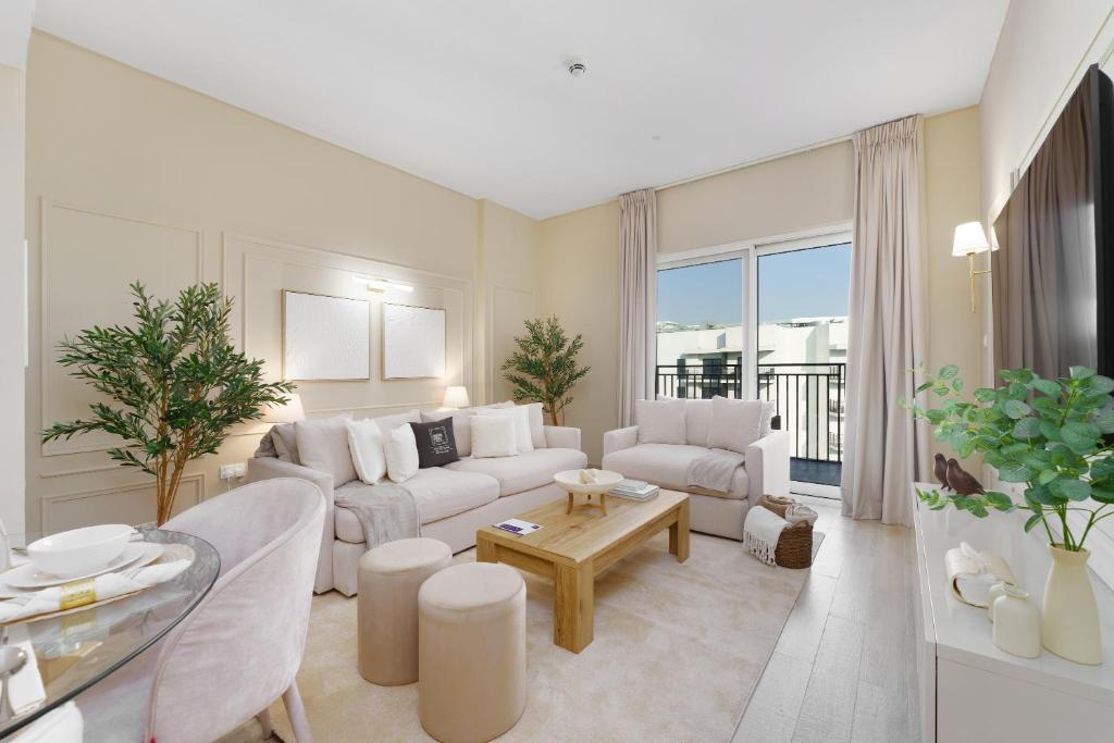 Maison Privee – Exquisite Living with Scenic Canal Vws on Yas Island