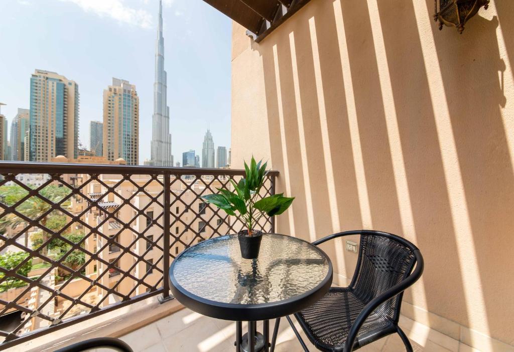 Maison Privee – Luxury Living Next to Dubai Mall & Burj Khalifa