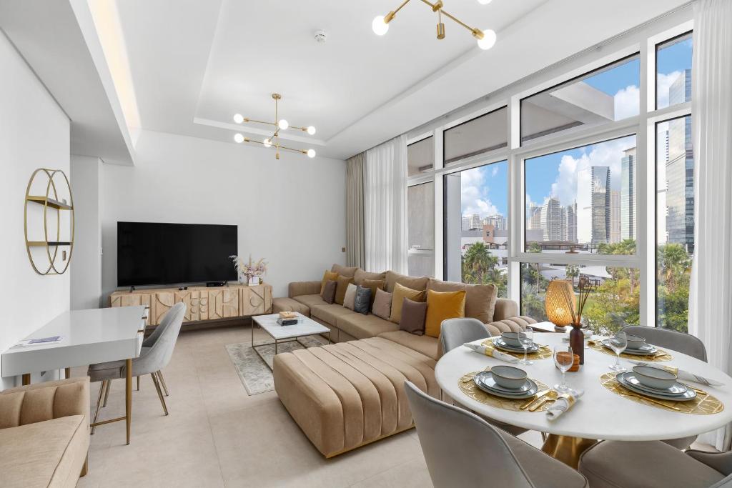 Maison Privee – Trendy Apt w/ Dazzling Vws & Top-Class Facilities