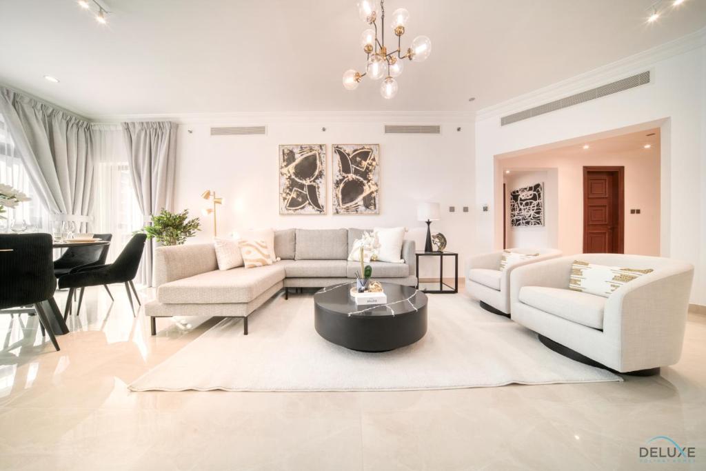 Majestic 2BR + Assistant’s Room at Golden Mile 10 Palm Jumeirah by Deluxe Holiday Homes