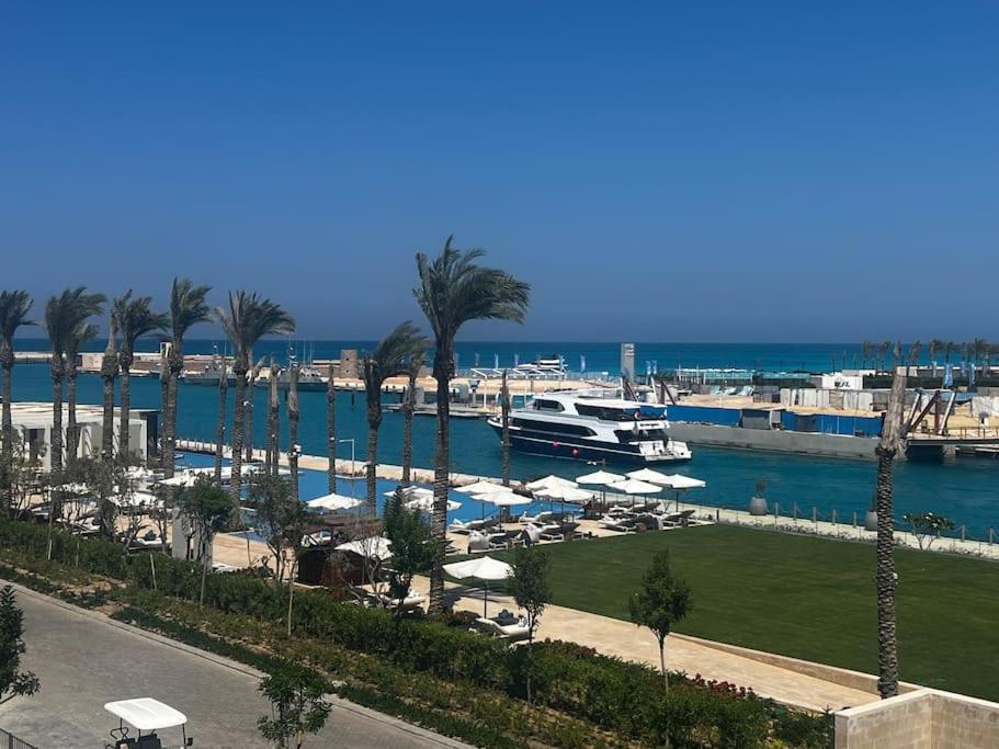 Marassi, Luxury Suite in Address Beach resort, service apartment