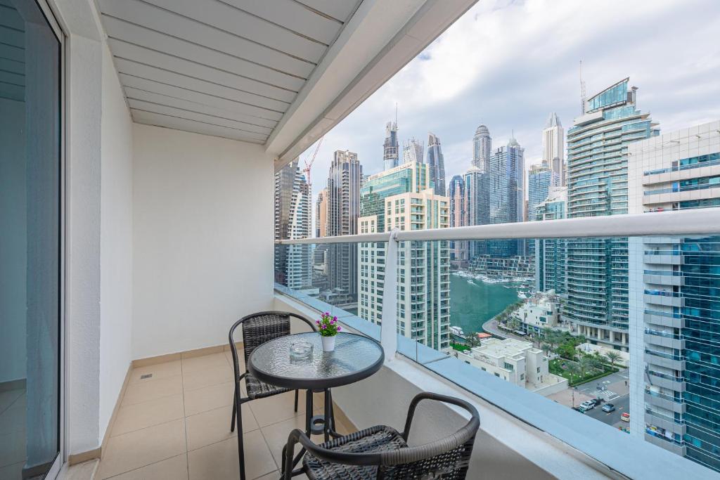 Marco Polo – 1BR with Marina Views, Near Metro & Marina Mall
