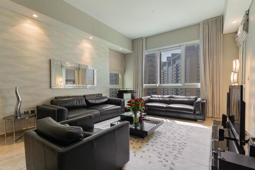 Family Living in Marina Residence, 2-Bed, Palm Jumeirah – Allsopp&Allsopp