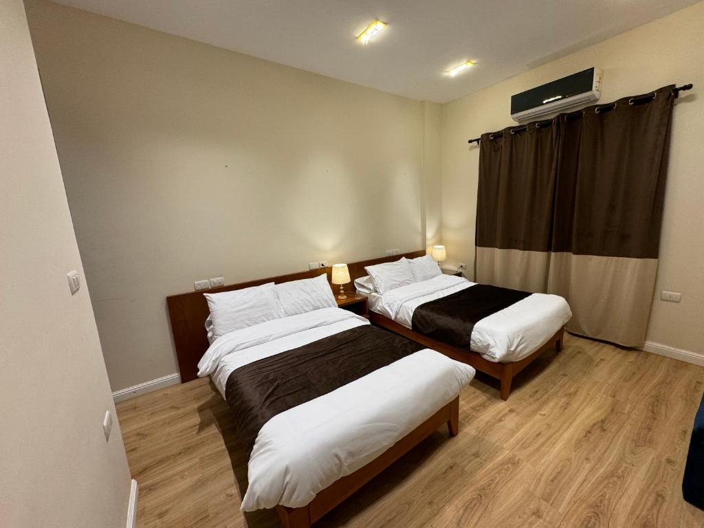 Marron Serviced Studios and Rooms