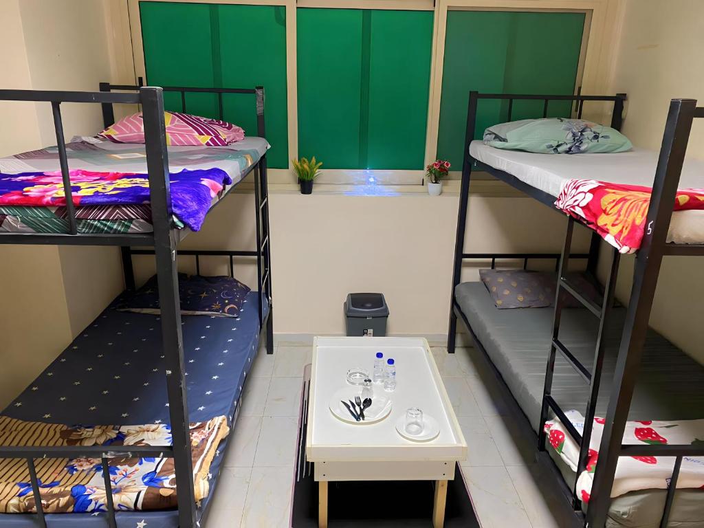 MBZ – Nice Bed Space “MEN”