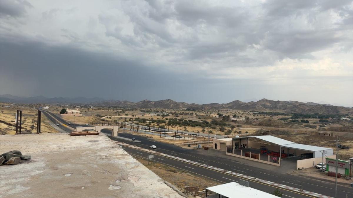 مخيم السعادة