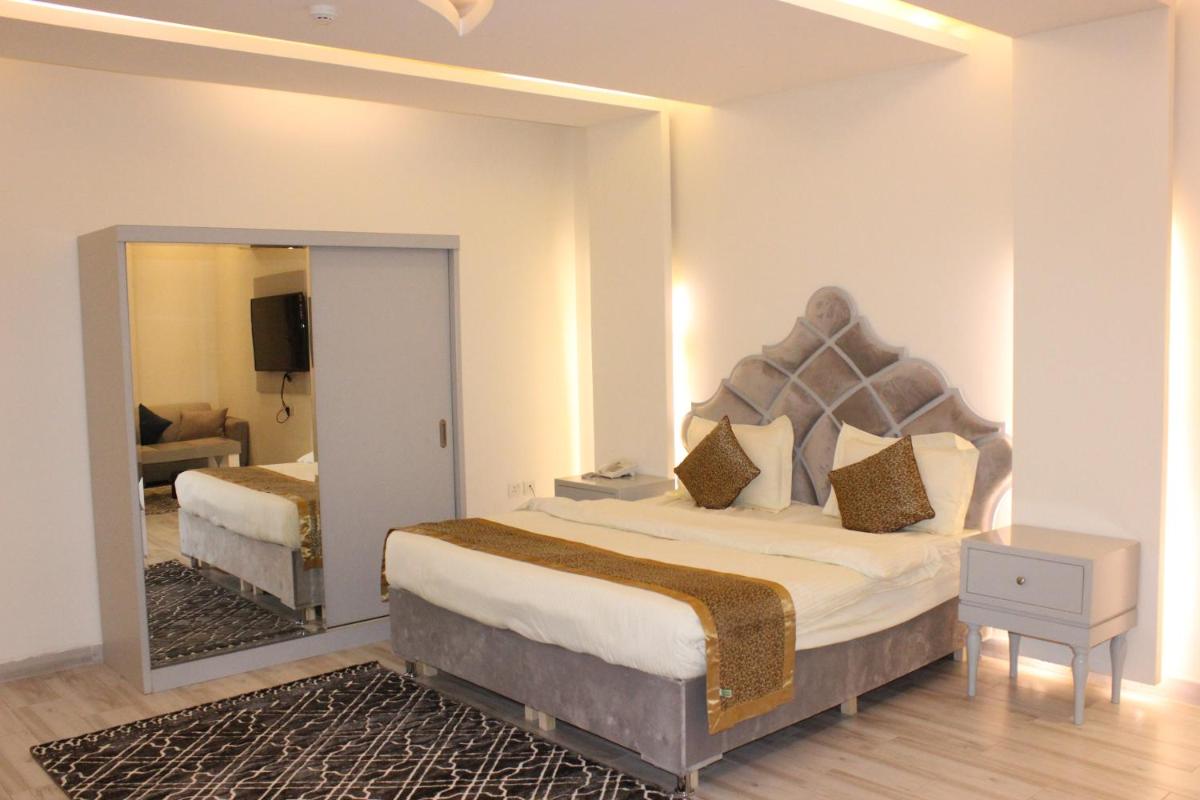 Open Hotel