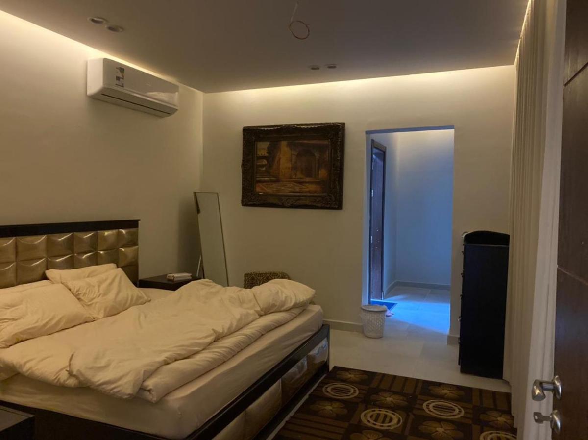 Independent villa, 3 floors, 5 bedrooms, 6 bathrooms