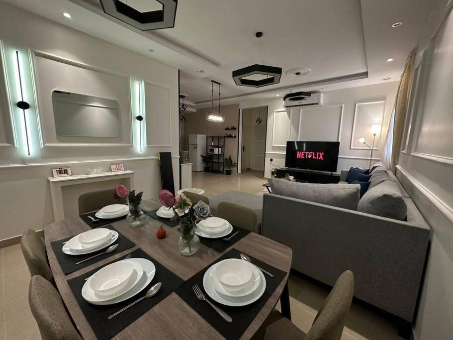 Modern & Cozy Apartment - 2