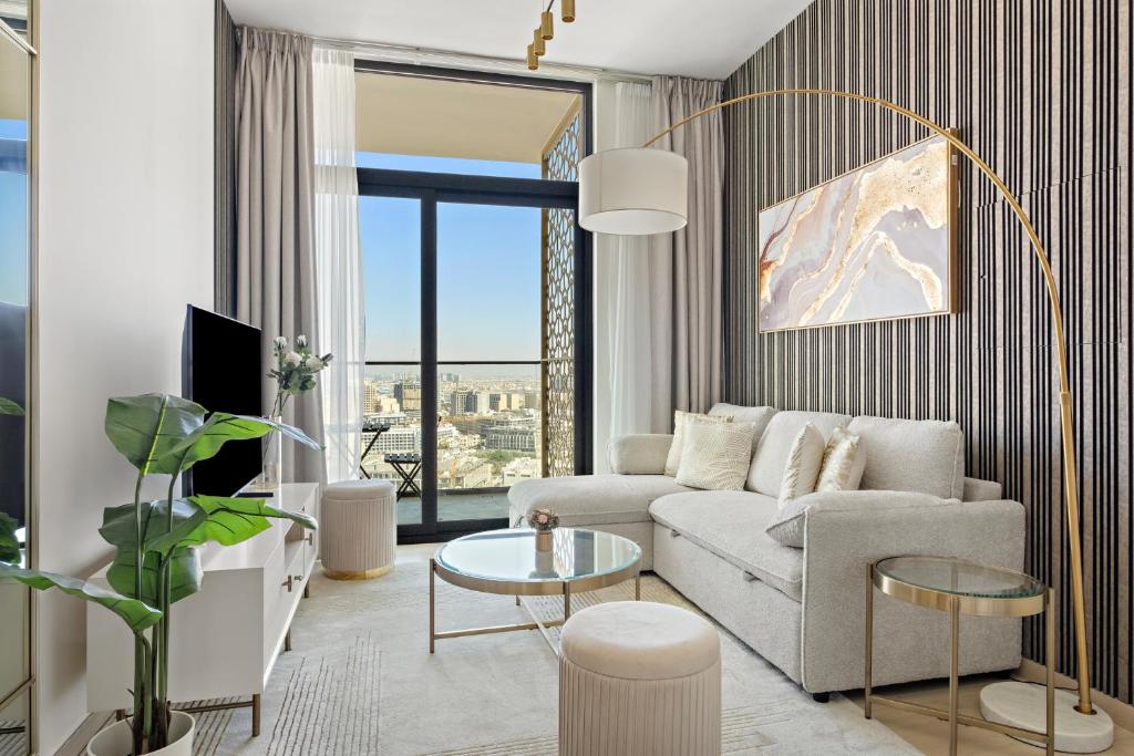 Modern and High Floor 1BR at Binghatti Emerald