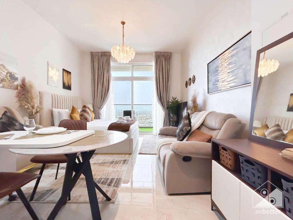 Modern Studio with Balcony in Arjan