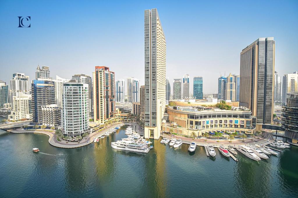 Luxury Escapes - 1BR Home with Stunning Marina View - Bay Central Marina