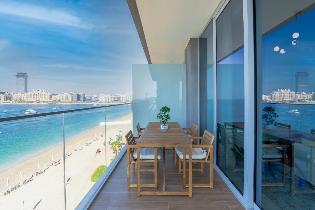 OFFER! Ocean View and Private Beach Access – 2BR