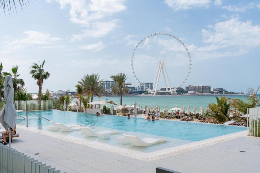 La Vie- JBR - ON OFF