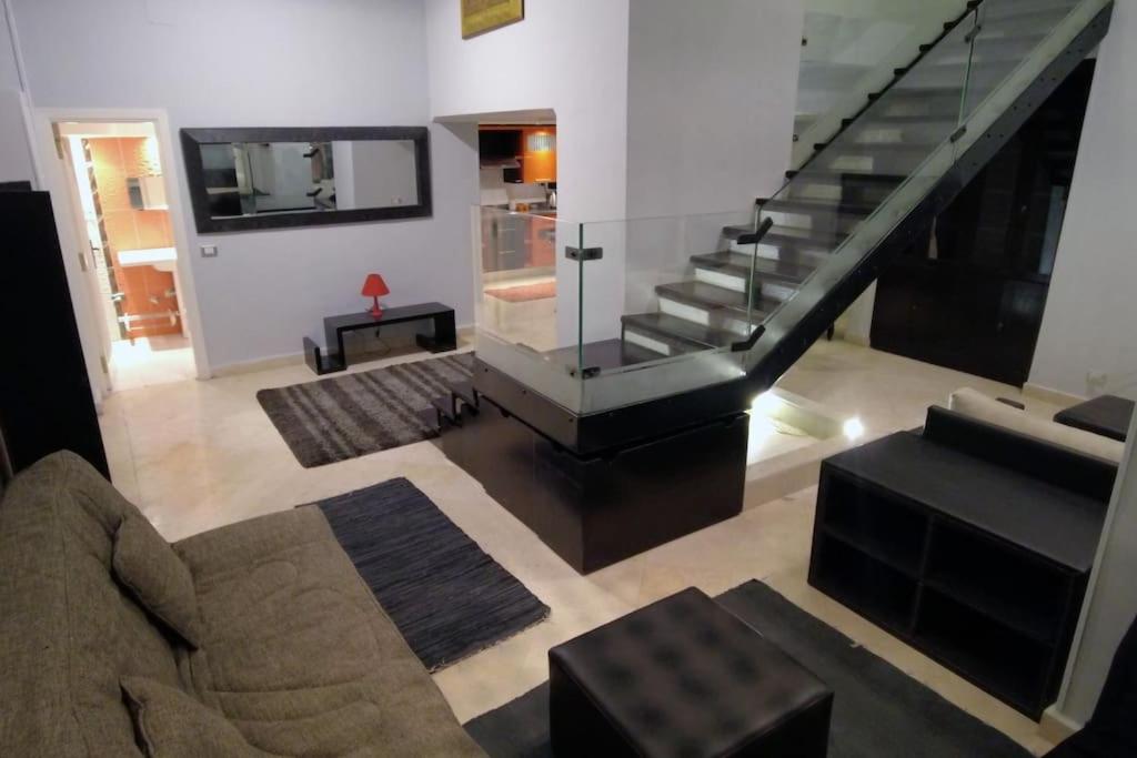 Orange Apt