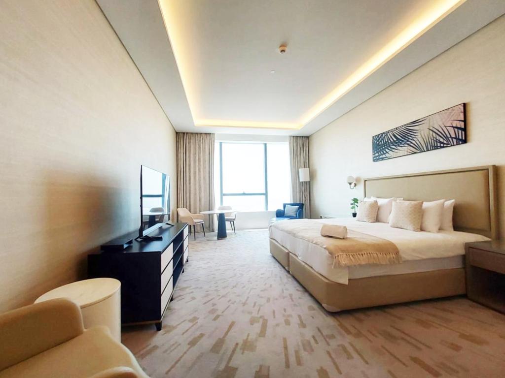 Palm Tower where Luxury & View meet in one place