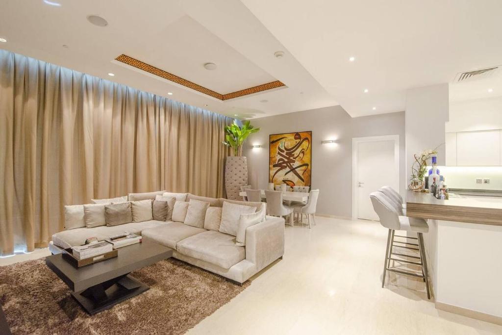 Daniels West Beach 2BR in Oceana The Palm