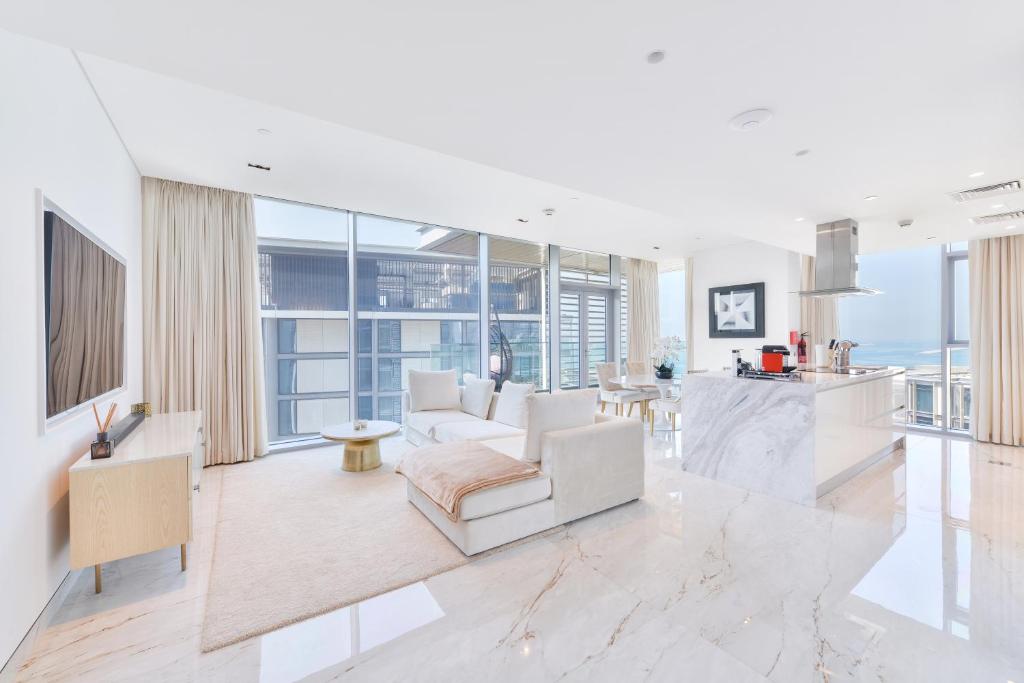 Premium 2+1 BR condo in the heart of Bluewaters Island