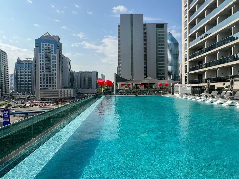 Private Studio Apartment with Canal Views – 1115