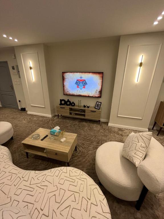 Queen of Zamalek 3BR apt