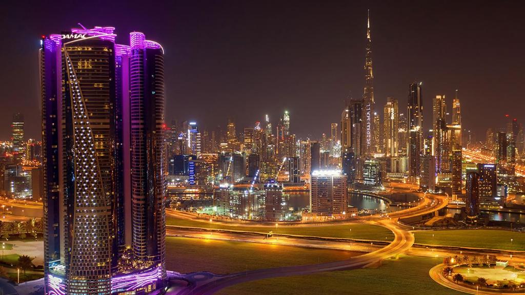Quill Residence at Paramount Towers 3 BR Creek View