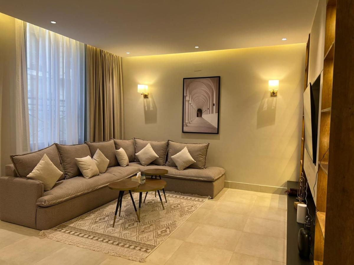 Riyadh luxury الياسمين 5