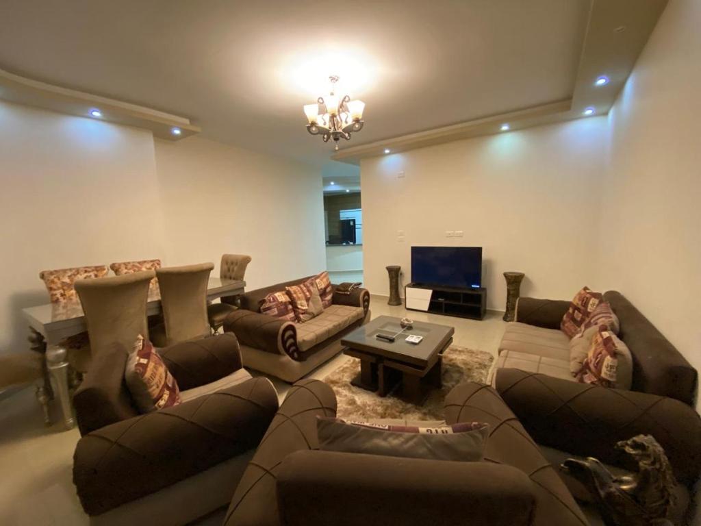 Modern design apartment 4 bedroom N4-sheikh Zayed شقة فندقية – الشيخ زايد- عوائل
