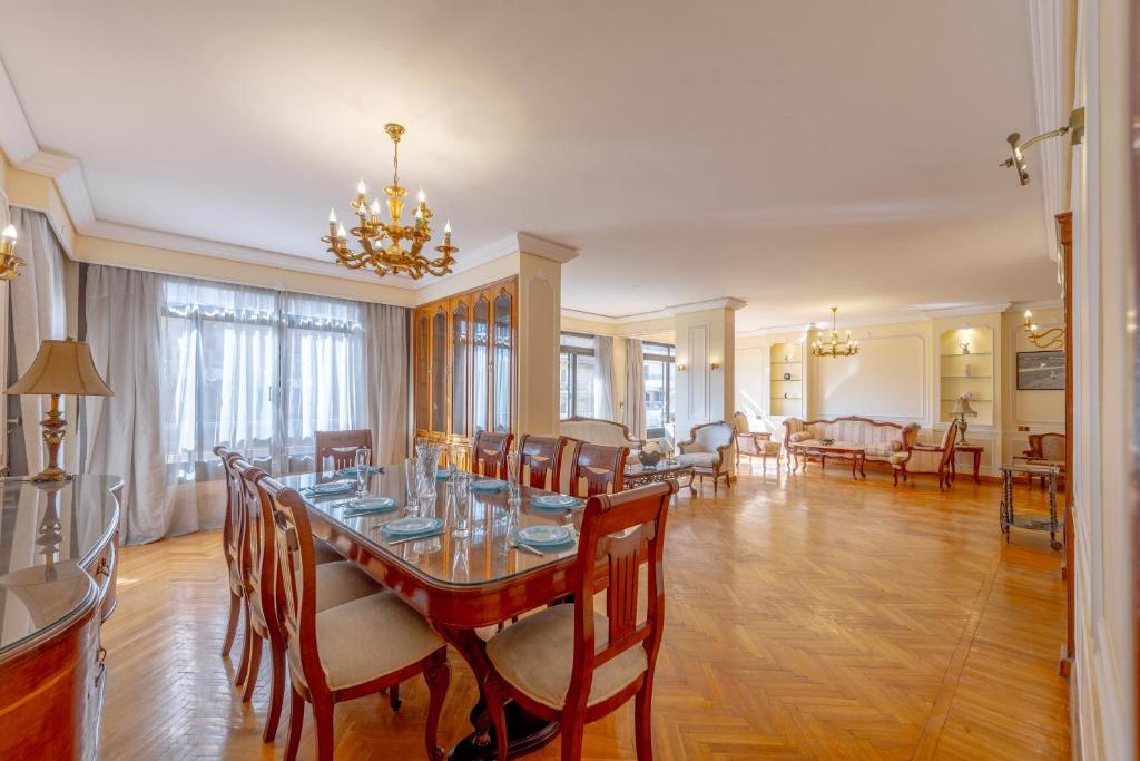 Royal 3 bedrooms apartment
