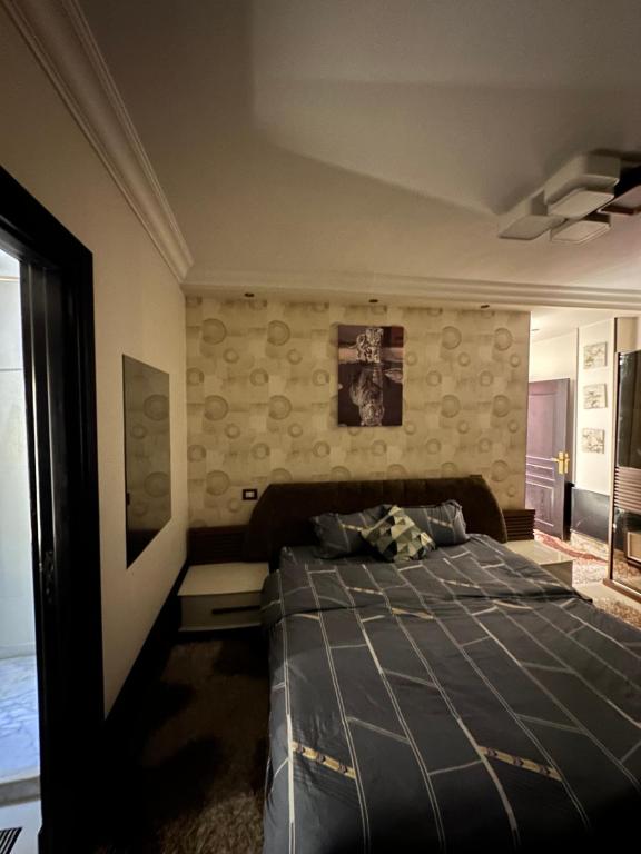 Royal apartment for family rent, 6 October