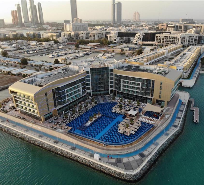 فندق ومنتجع رويال إم أبوظبي من جيوان