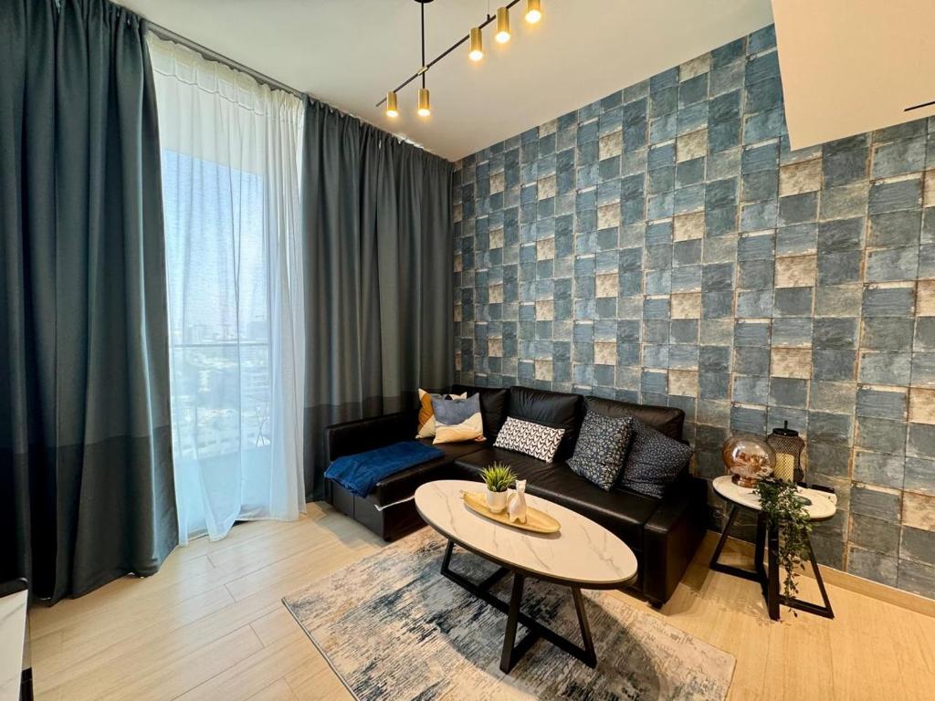 Serene 1-bedroom Apartment With Pool View In Jvc