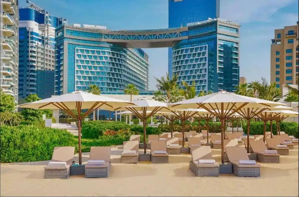 SevenPalm 2BR SeaView RooftopPool privBeach