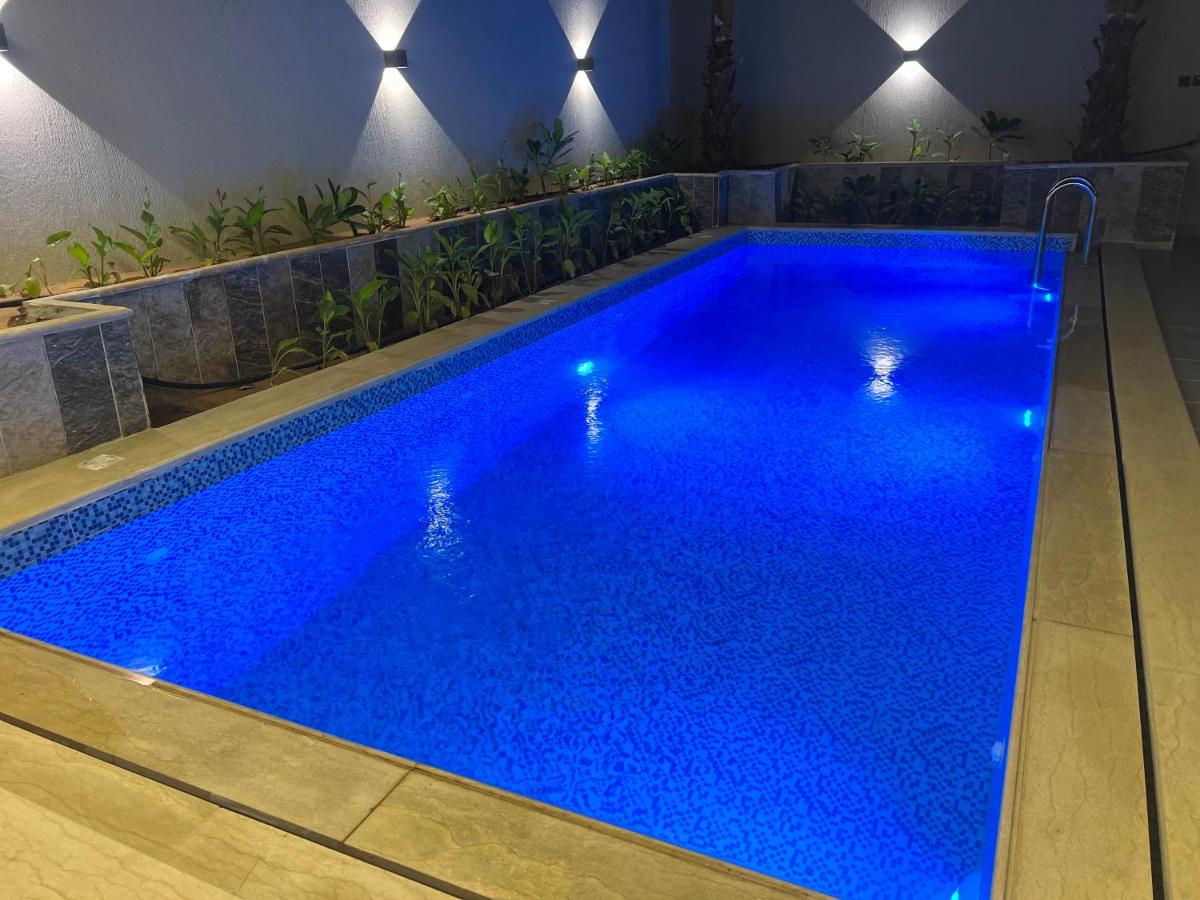 شالية سكوير The square