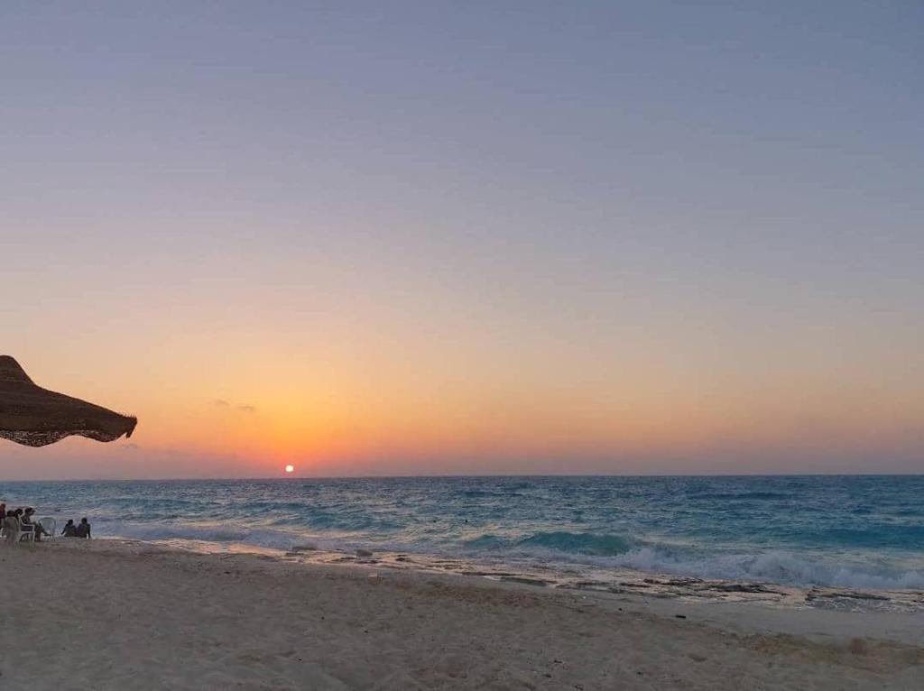 شالية يري البحر بقرية البوسيت السياحية بمدينة العلمين الساحل الشمالي قبل مريناSea view chalet in El Bousit tourist village in El Alamein city, North Coast, befo