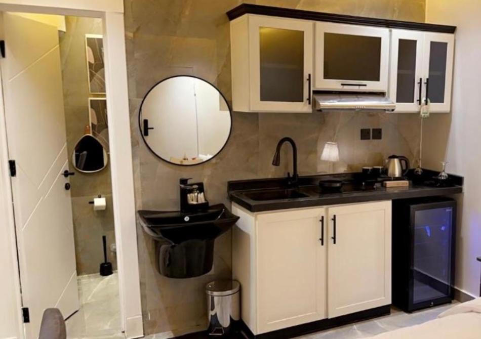 استديو فندقي انيق شمال الرياض الملقا ذاتي Luxury studio with self entry قريب من البوليفارد