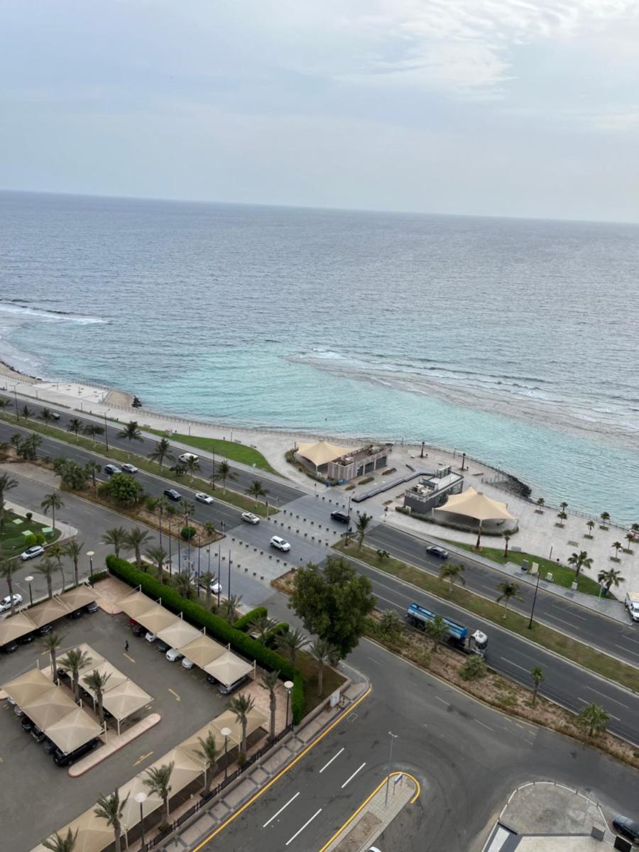 شقة بااطلاله بحريهDamac Al Jawharah Tower1408